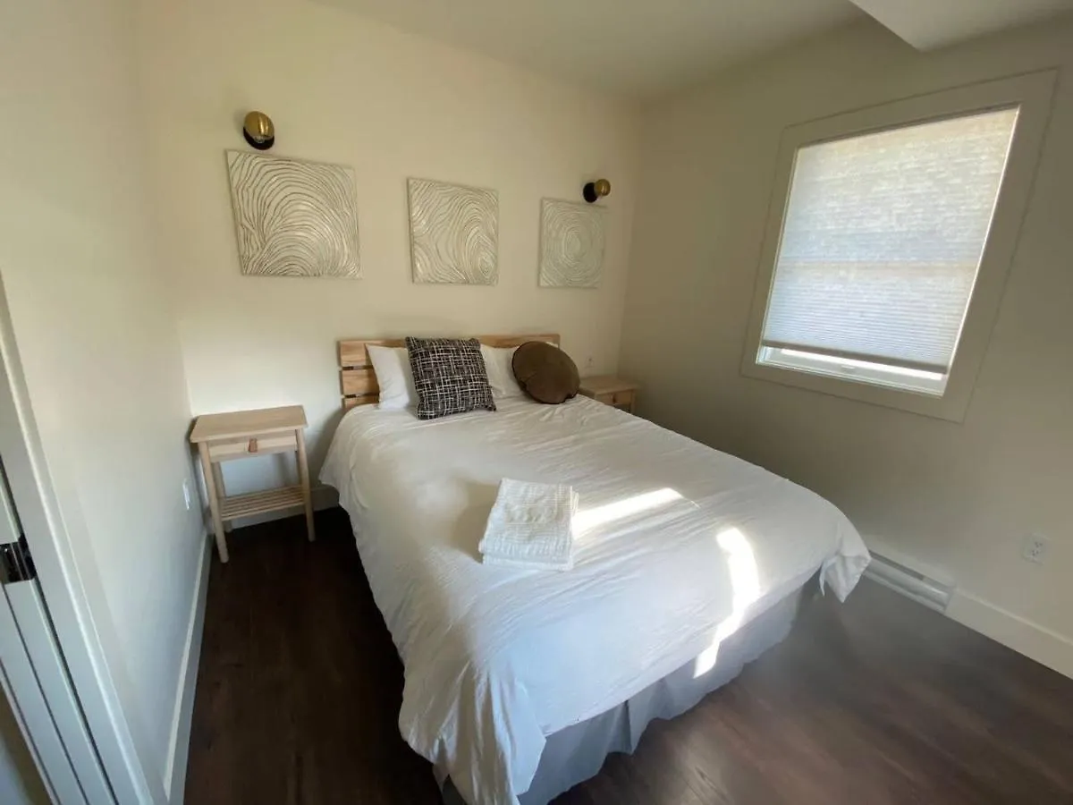 Daire Brand New 1 Bedroom 1 Bath Close To All Walkable Edmonton