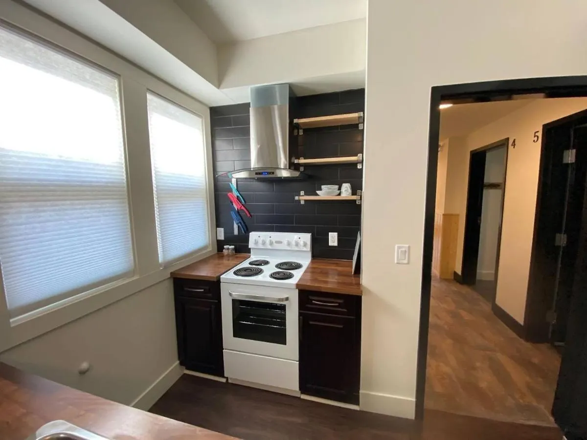 Brand New 1 Bedroom 1 Bath Close To All Walkable Edmonton Kanada
